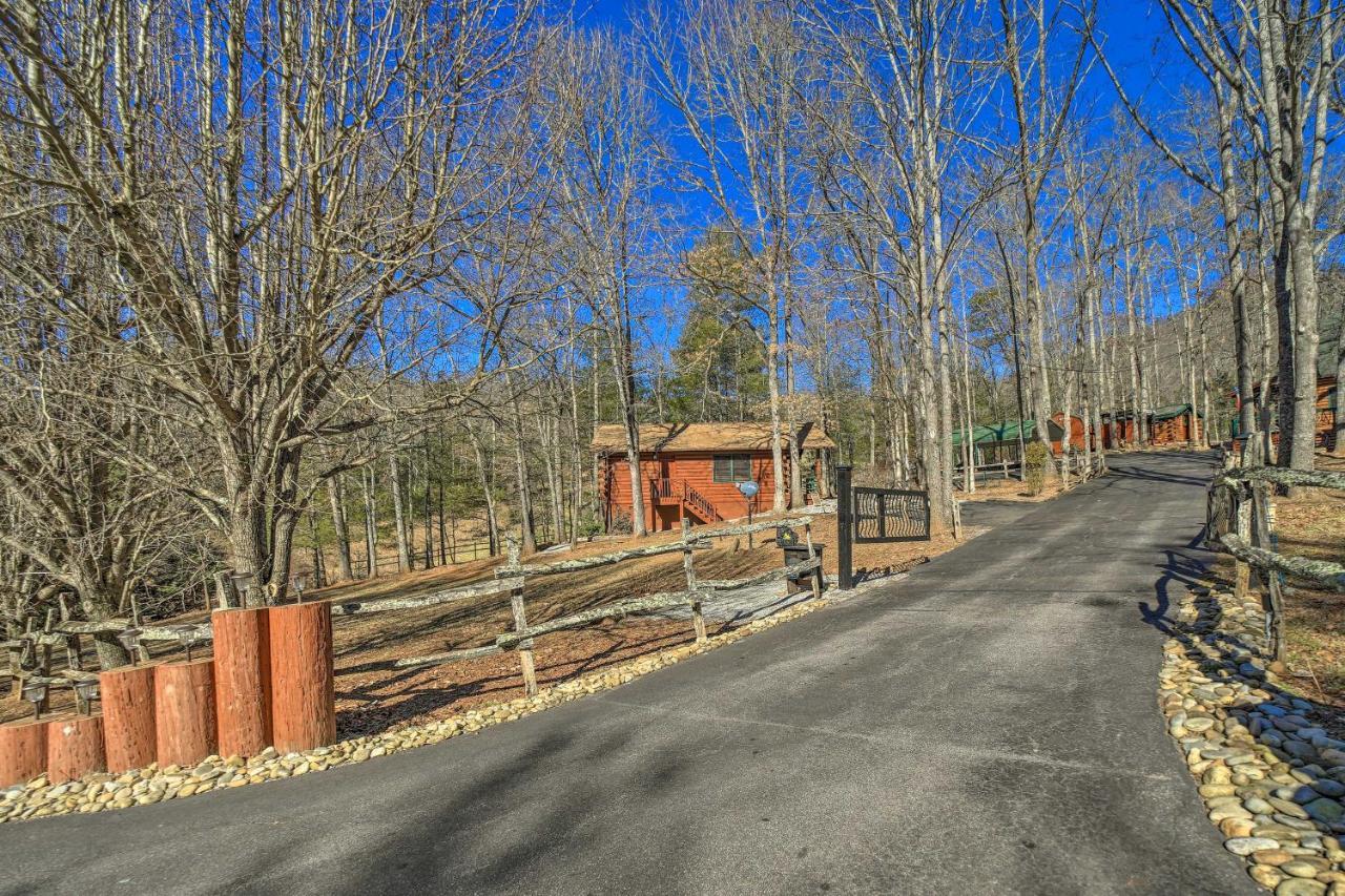 With Porch Near Hiking And Waterfalls! *