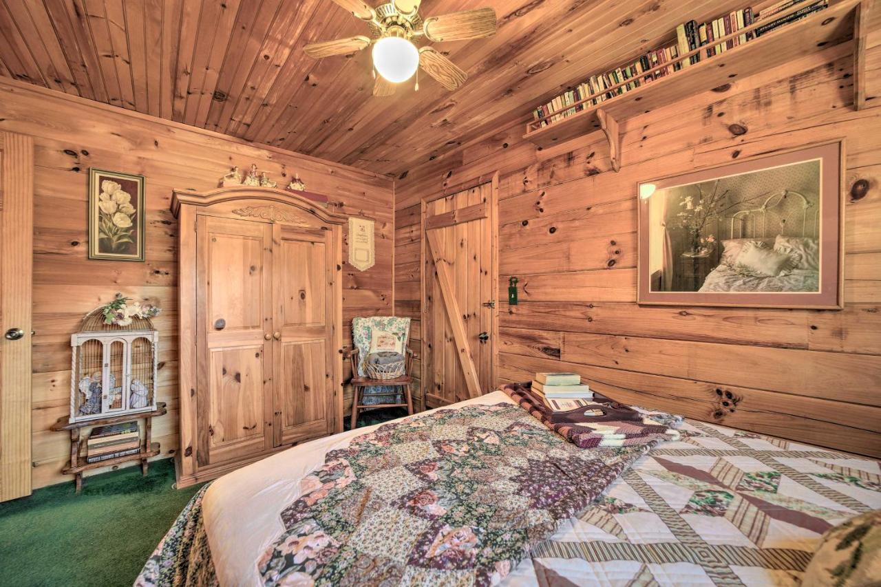 With Porch Near Hiking And Waterfalls! Holiday home *